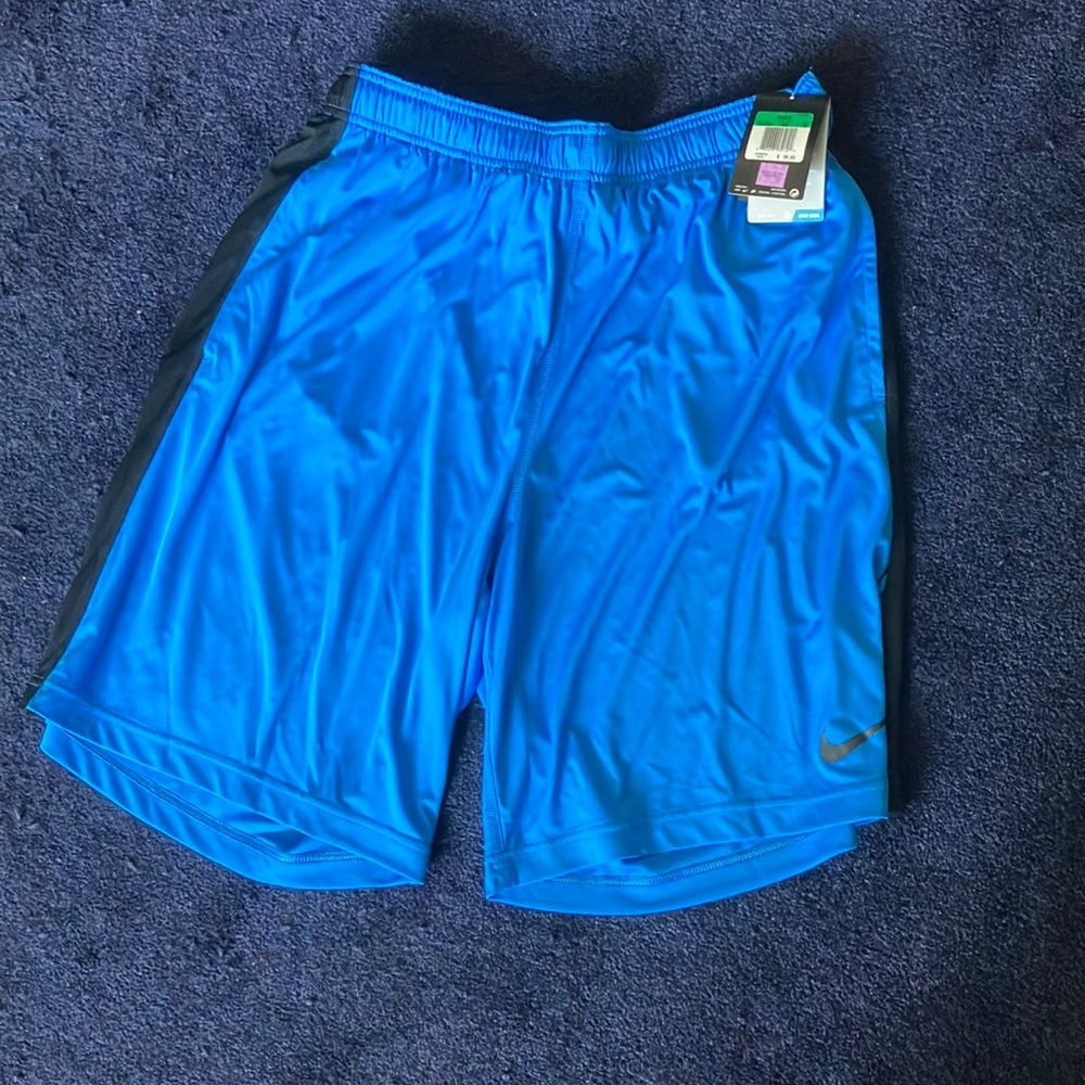 Men’s Nike Brand New Shorts - XL